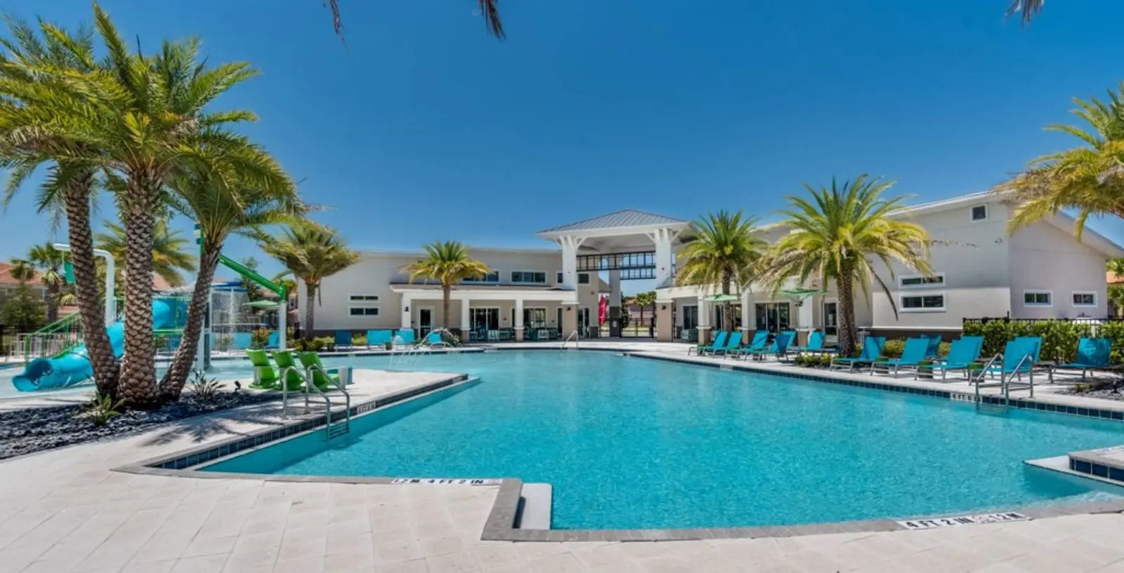veranda_palms_vacation_rentals_resort_pool_and_clubhouse_d86f1d90bd